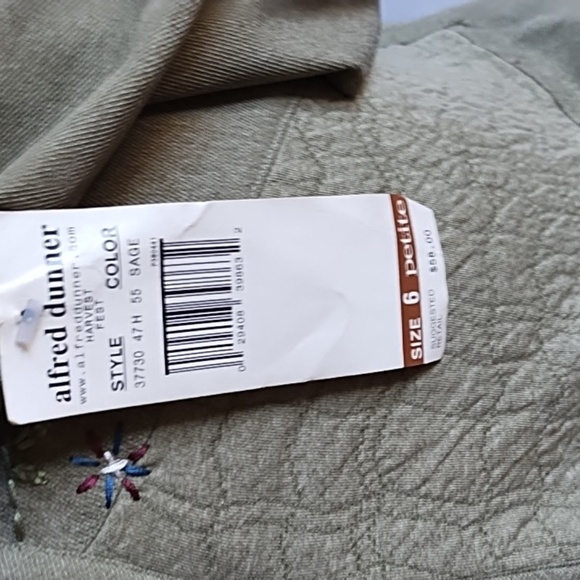 Alfred Dunner zip up jacket. Size 6 P - Picture 5 of 7